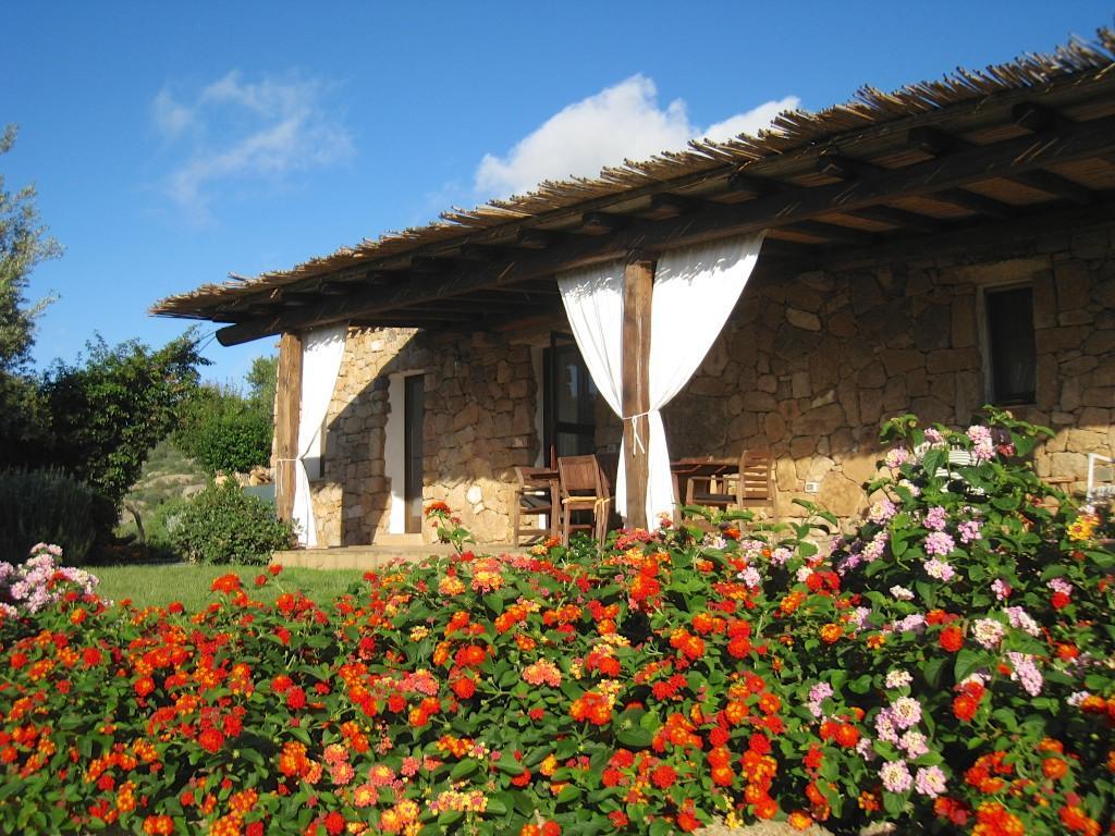 Le Tre Pietre Villa Baja Sardinia Eksteriør billede